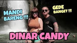 Nikita mirzani dan dinar candy cara makan bakso hot pedas part 2 подробнее. Mandi Bareng Dinar Candy Tumpah Youtube