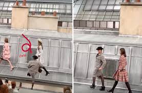 Youtuber marie s'infiltre crashed the chanel catwalk. Marie S Infiltre Sur Le Defile Chanel Gigi Hadid Intervient