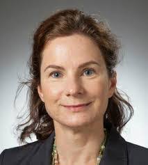 Deidre Hart's Instagram, Twitter & Facebook