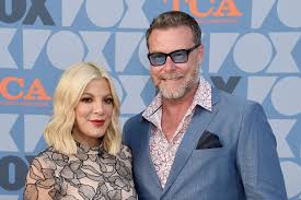 Her first major role was donna martin on beverly hills, 90210 in 1990, produced by her father. Tori Spelling Ehe Aus Fehlendes Accessoire Konnte Indiz Sein Gala De