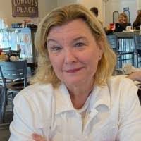 Julie Bowling's Instagram, Twitter & Facebook