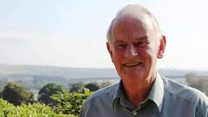 Tributes paid to Foyle Hospice founder and Derry icon Dr. Tom McGinley