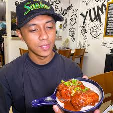 Your friendly neighborhood sulit-sarap kainan!👌🏼 Dito, matitikman ang  authentic chicken biryani na abot-kaya, kaya perfect para sa mga nagtitipid  pero gustong kumain nang bongga at masarap!👌🏼 May silog at sizzling meals  din