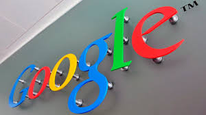 Google temporarily displayed a flatter logo, and it's an improvement over the current shaded logo. Alphabet Google Mutter Tritt Billionaires Club Bei Computer Bild