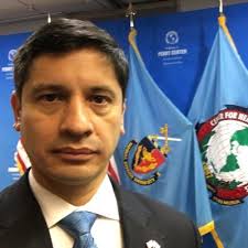 Omar Bracamontes (@o_bracamontes)