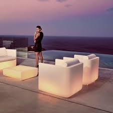 > mobilier lumineux exterieur & interieur>fauteuil lumineux>ulm fauteuil lumineux blanc le fauteuil fait partie de l'ensemble lounge de la collection ulm. Fauteuil Lumineux Blanc Et Exterieur En Polyethylene Ulm Par Vondom