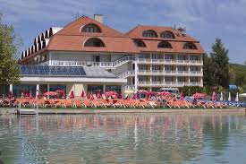 Mindezek ellenére nagy érdeklődés mellett 35 strand jelentkezett a megmérettetésre. Sehr Gutes Hotel Direkt Am Balaton Mit Unterschiedlichen Qualitatsstandards In Den Hausern 1 2 Und 3 Flamingo Wellness And Conference Hotel Balatonfured Bewertungen Tripadvisor