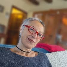 El calentamiento global está transformando el mercado inmobiliario español.  Descubre cómo las temperaturas afectan el precio de la vivienda en diversas  ciudades.