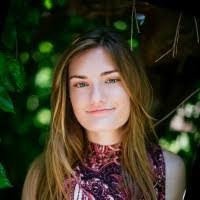 Hannah Meade's Instagram, Twitter & Facebook