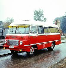 Robur Adalah Merek Bus Yang Berasal Dari Pabrik Truk Dan Angkutan Berat Volkseigener Betrieb Veb Robur Werke Zittau J East German Car Retro Cars European Cars