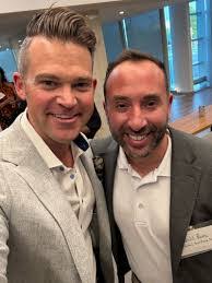 Suzanne Puckett's Instagram, Twitter & Facebook