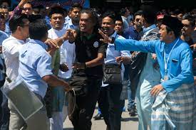 Propaganda :hisyamuddin rais tukar tiub. Hishamuddin Rais Ishamrais Twitter