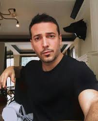 asdfgh adli kullanicinin ogi panosundaki pin unluler