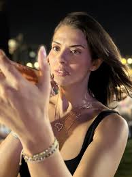 Priscilla Meirelles updated her status.