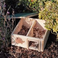 10 Garten Trends Denen Man Im Sommer 2018 Nachgehen Kann Igel Im Garten Igelhaus Selber Bauen Igelhaus