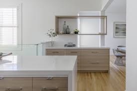 Desain dapur tradisional yang diaplikasikan pada rumah modern menghasilkan perpaduan sempurna efisiensi dan estetika seperti konsep model kitchen set modern minimalis. Everything You Need To Know About Minimalist Design