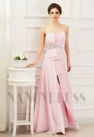 Bustier silhouette with firm cups for ultimate support. Robe Soiree Rose Bustier Long
