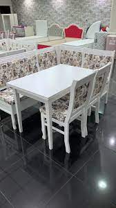 Renkli bir tema yaratmak isteyenler ise markaları birbirinden canlı tonlarda tasarladığı masa takımlarını tercih edebilir. Mutfak Kose Masa Ve Aldora Meubles Marseille Facebook