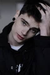 Tumblr Boys With Black Hair Black Hair Boy Black Hair Blue Eyes Black Hair Green Eyes