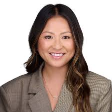 Kelly Vo's Instagram, Twitter & Facebook