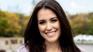 Sarah Klee's Instagram, Twitter & Facebook