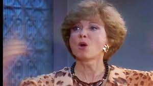 Não resisti! Com a chegada da novela (Espelho Mágico-1977) em fragmentos no  streaming da globo, compartilho com vocês mais algumas fotos da personagem  Leila Lombardi que interpretava Rosana na novela, olha que