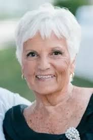 Dee Mallory's Instagram, Twitter & Facebook