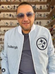 Exconductor de 'Ventaneando' impacta con radical cambio de imagen: '¿está  en transición?'