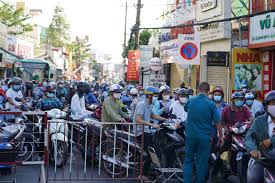 Đường phạm ngũ lão, quận gò vấp cũng đông nhưng không bằng đường nguyễn thái sơn. NgÆ°á»i Dan Go Váº¥p Pháº£i Khai Bao Y Táº¿ Ro Rang Ä'á»ƒ Vao Khu Trung Tam Tp Hcm Bao NgÆ°á»i Lao Ä'á»™ng