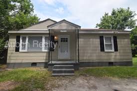 We want to make your experience in finding your next dream home an enjoyable one! 2 Bedroom House For Rent
