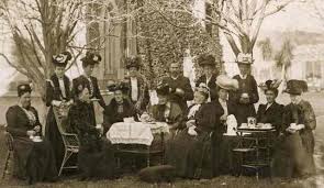 Din același an, în rusia, ziua femeii era sărbătorită în ultima duminică din februarie conform calendarului pe stil. Istoricul Zilei De 8 Martie Ziua InternaÅ£ionalÄ A Femeii Cum A ApÄrut AceastÄ SÄrbÄtoare In Lume Ziarul Unirea