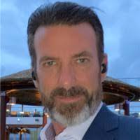 Robert Cardoza's Instagram, Twitter & Facebook