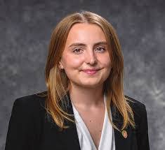 Leann Hodges's Instagram, Twitter & Facebook