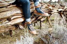 Danner Expands Women S Collection With Danner Light Cascade Danner Boots Danner Boots Boots Outdoor Fashion