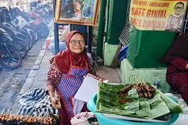 Sate Kere Mbah Suwarni, Kuliner Legendaris Pasar Beringharjo Jogja Sejak  1984