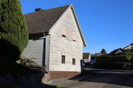 „und ich habe ahnungslos auch noch in die wand gebohrt, sagt die frau. Asbest Ratgeber Hintergrunde Vorkommen Sanierung Und Entsorgung