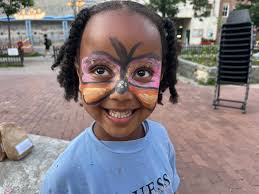 Maureen Larkin (@maureenailis)