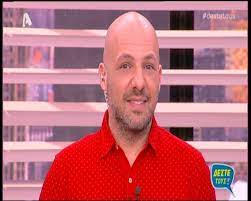 Ο αέρας έχει φτάσει σε υψηλό επίπεδο ρύπανσης, με αποτέλεσμα να είναι ανθυγιεινός για τις ευαίσθητες ομάδες. Nikos Moytsinas Ta Mallia Ta Bazei Kai Ta Bgazei Ka8e Mera Gia Poia To Eipe Video Zinapost Gr