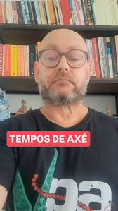 Na semana da poesia., Tempos de axé (luiz antonio simas), o tempo de Oyá é  o do vento, de Yemanjá é o tempo da maré , o tempo de Oxalufã é lento, a  flecha voa no tempo de Odé, o tempo de Ossain , é o ...
