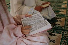 Manfaat al quran begitu besar bagi manusia. Doa Khatam Qur An Arab Latin Arti Dan Keutamaannya