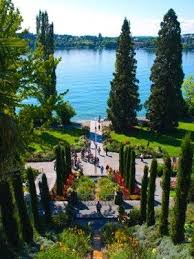 Die Ganze Insel Ist Ein Garten Die Mainau Magnet Fur Touristen Und Besucher Sind Die Weiten In 2019 Insel Mainau Insel Und Mainau Island