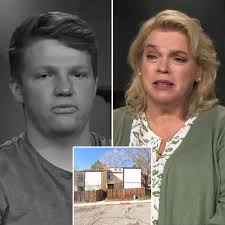 Heartbreak!!!'Sister Wives' Janelle Seemingly Struggles to Sell Late Son  Garrison's Home, Cuts Price