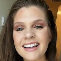 Danielle Olinger's Instagram, Twitter & Facebook