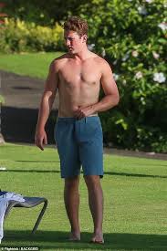 Последние твиты от miles teller (@miles_teller). Miles Teller Flexes His Muscles On Romantic Holiday With Fiancee After Getting In Shape For Top Gun Daily Mail Online