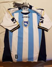 Con una circolare della lega sono stati ufficializzati i colori delle tre maglie di ogni squadra. Sport E Viaggi Maglia Pescara Home Taglia L Com