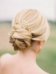 Bevor ich mit dem styling beginne, gebe ich erstmal ein bisschen textur in meinen ansatz, falls notwendig. Hochsteckfrisuren Selber Machen 6 Einfache Anleitungen Frisur Hochzeit Dutt Frisur Hochzeit Frisur Hochgesteckt