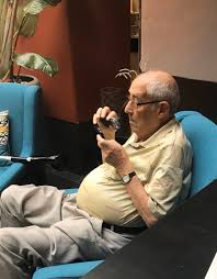 Magnifier.com is the magnifier & magnifying glass superstore, finding the most effective magnifier for your specific task or vision issue can be a complicated process, we have world's most complete selection of magnifiers, magnifying glass, dome magnifiers, headband magnifiers, reading magnifiers, low vision aids, linen testers, loupes, & technical measuring magnifiers. An Old Person Using His Smartphone With A Magnifying Glass Imgur