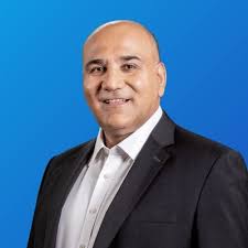 Arribamos a Israel, donde tendré el honor de participar de la celebración  de #Janucá 🕎 en el Muro de los Lamentos. Agradezco profundamente al Gran  Rabino de Israel, David Baruch Lau por