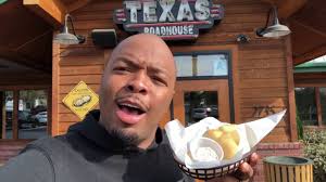 In our casual friendly atmosphere you will be able to enjoy some of our classics such as the texas. Why Nobody Tell Me Bout Texas Roadhouse Bread Youtube
