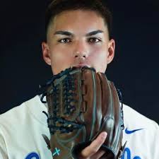 Mack Mabrey (@mackmabes)